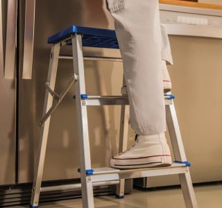 Mor – Escada Banqueta Alumínio