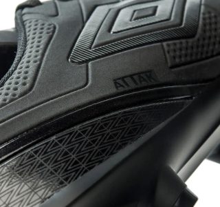 Chuteira Campo Umbro Attak Eternal
